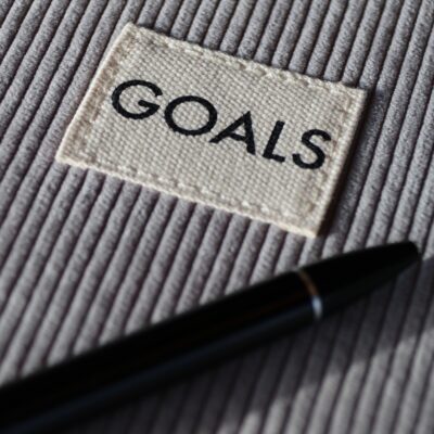 10 Awesome Life Goals to Set and Achieve