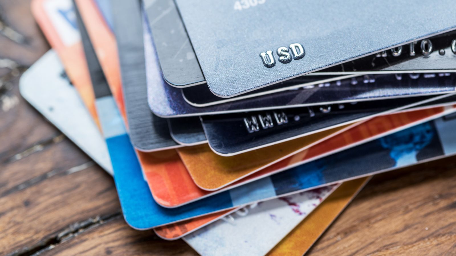 10 Expert Tips to Stop Accumulating Debt