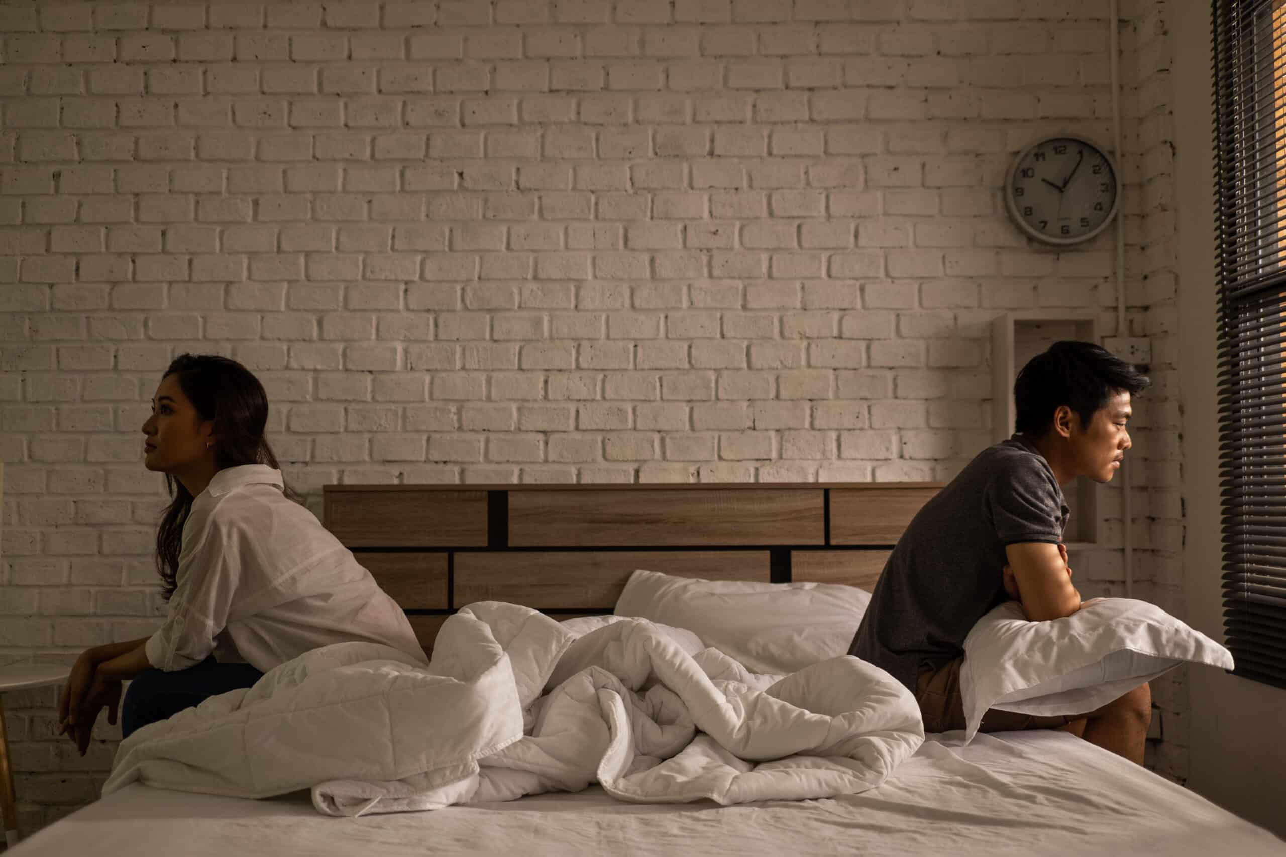 12 Obvious Signs A Couple Is About to Break Up