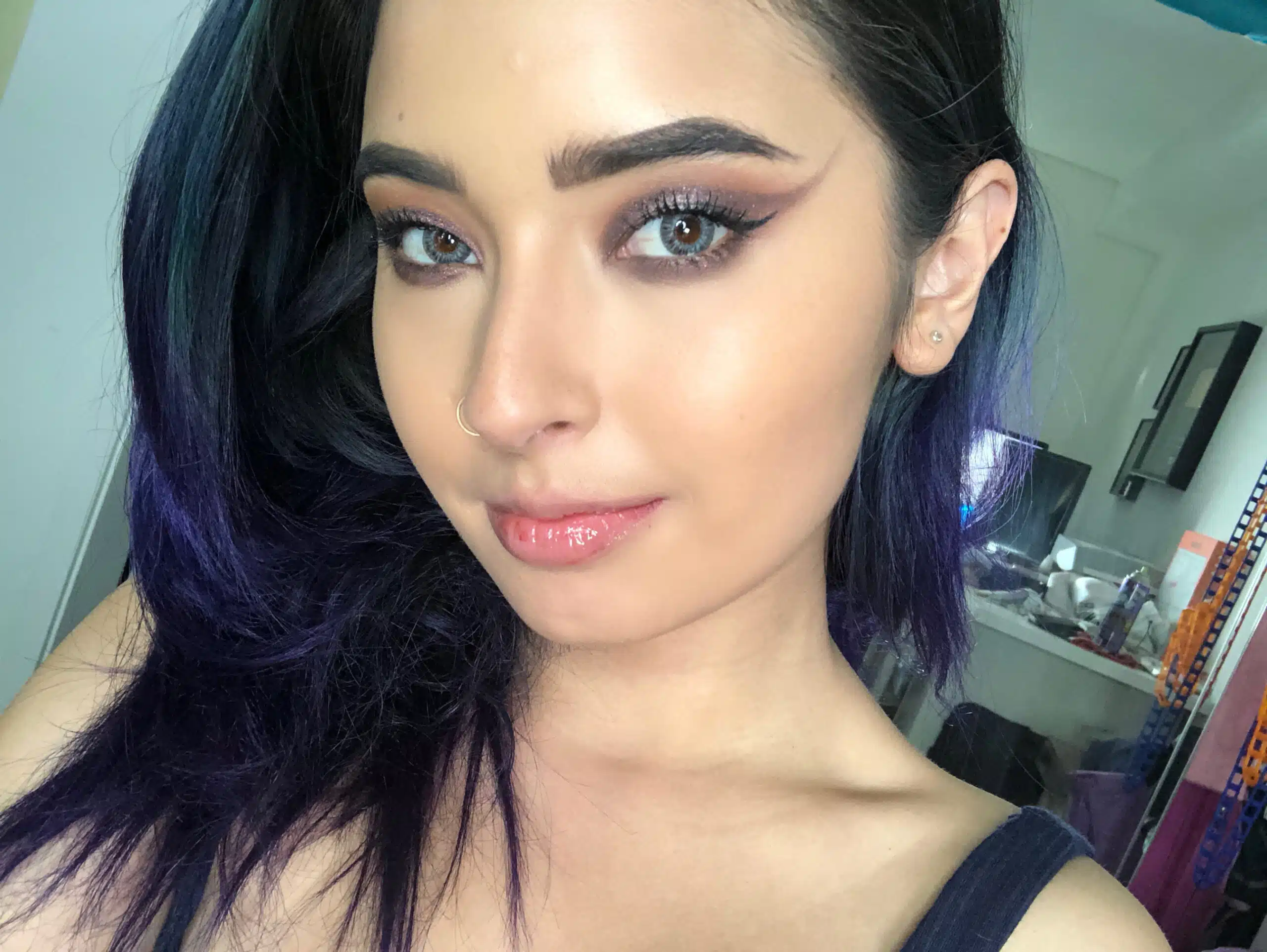 colored contacts