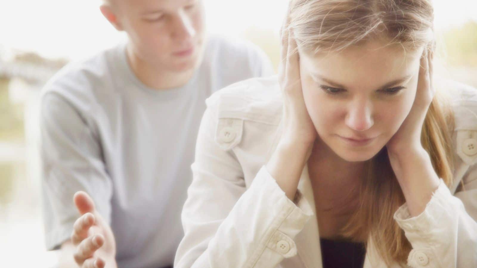 12 Obvious Signs A Couple Is About to Break Up