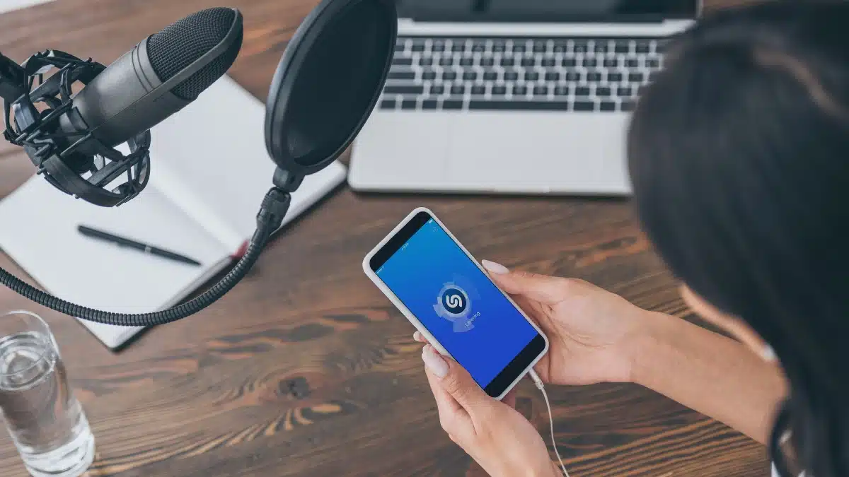 15 Innovative Ways to Make a Living Using Your Voice App Announcer