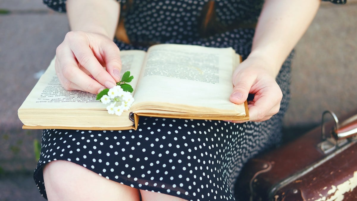 15 Frugal Living Books You’ll Wish You Read Sooner "The Joy of Less" by Francine Jay