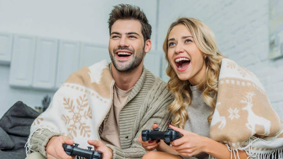 15 Surprising Ways Your Voice Can Make You Money couple playing video games