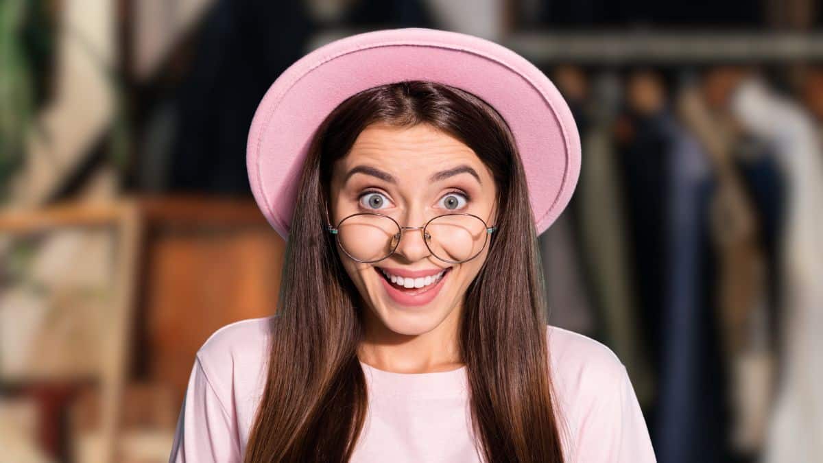 woman with glasses shopping