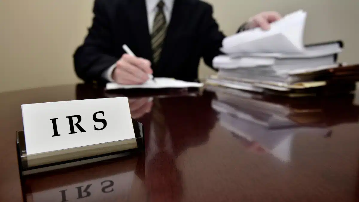 15 Clever Ways the Middle Class Use to Stretch Their Dollars IRS Tax Auditor