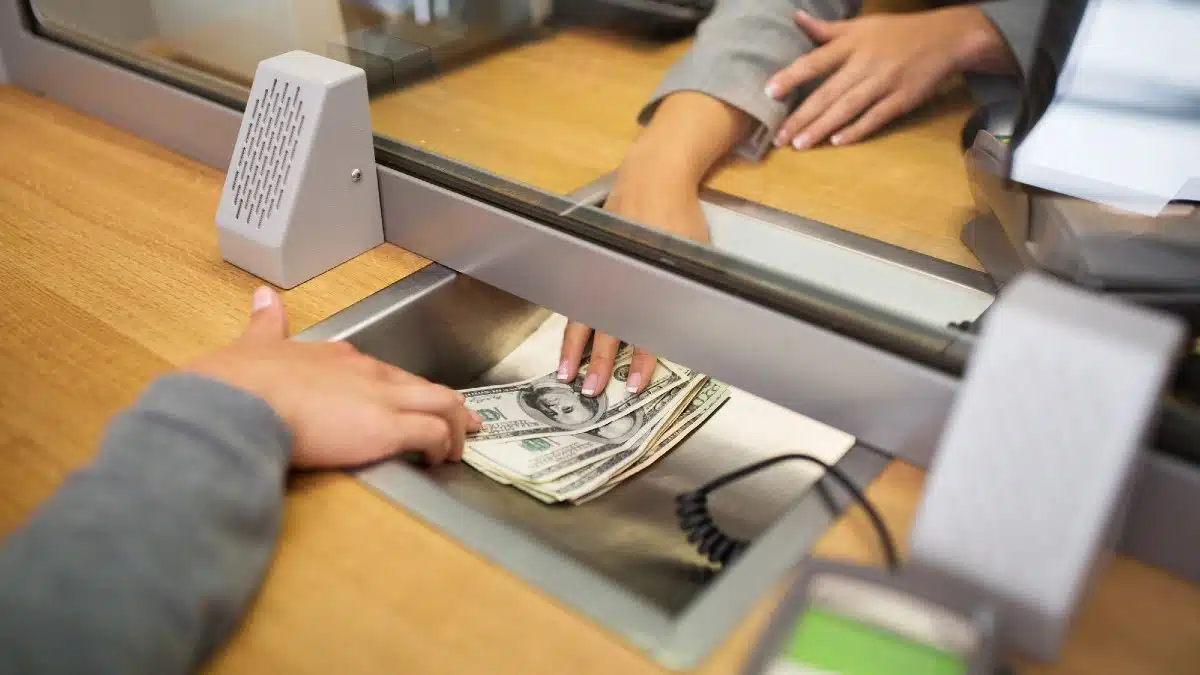 13 Everyday Habits That Quietly Shrink Your Paycheck Use Cash