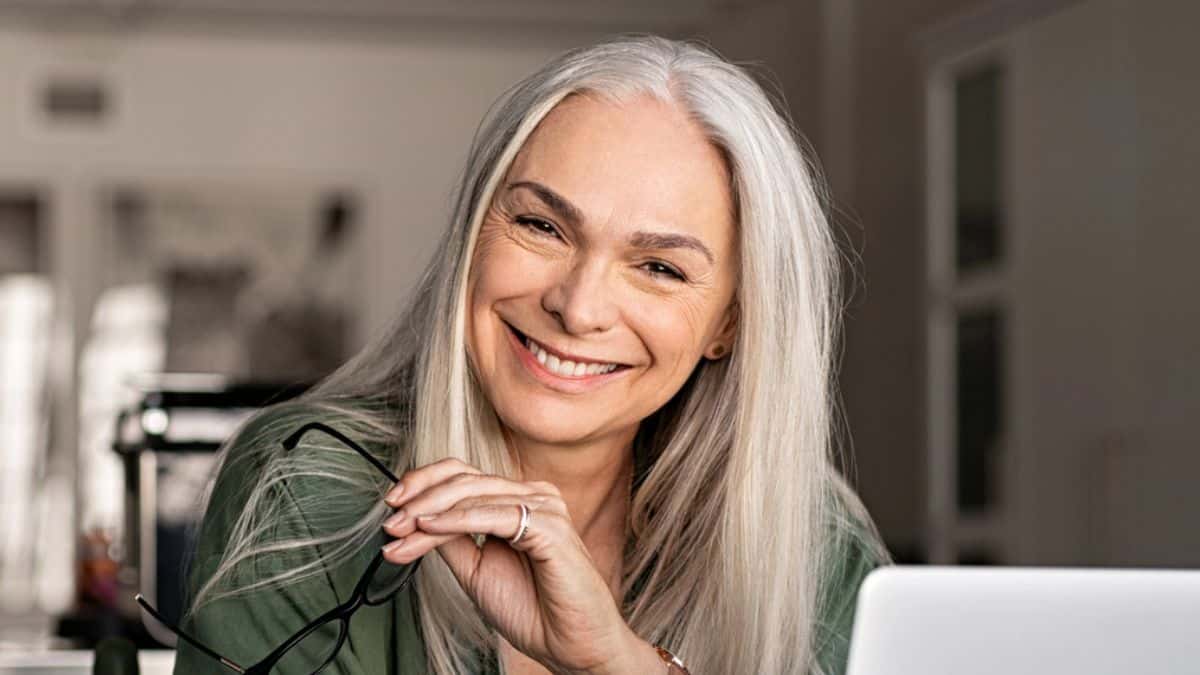 Skills That Can Make Retirement More Fulfilling senior woman working on a laptop