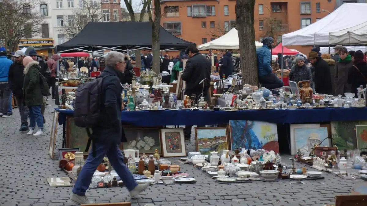 15 Unexpected Perks of Always Having Cash on You Brussels-Belgium-December-26-2019-Traditional-flea-market