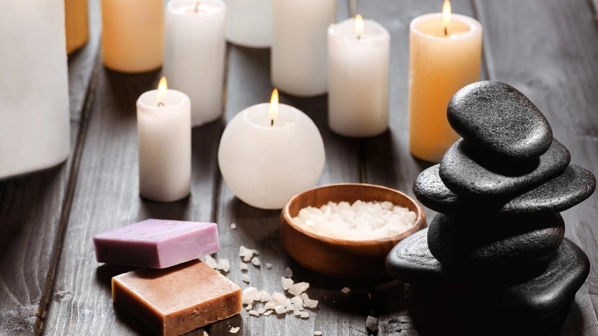 15 Popular Items That Just Aren’t Worth Buying Scented-Candles