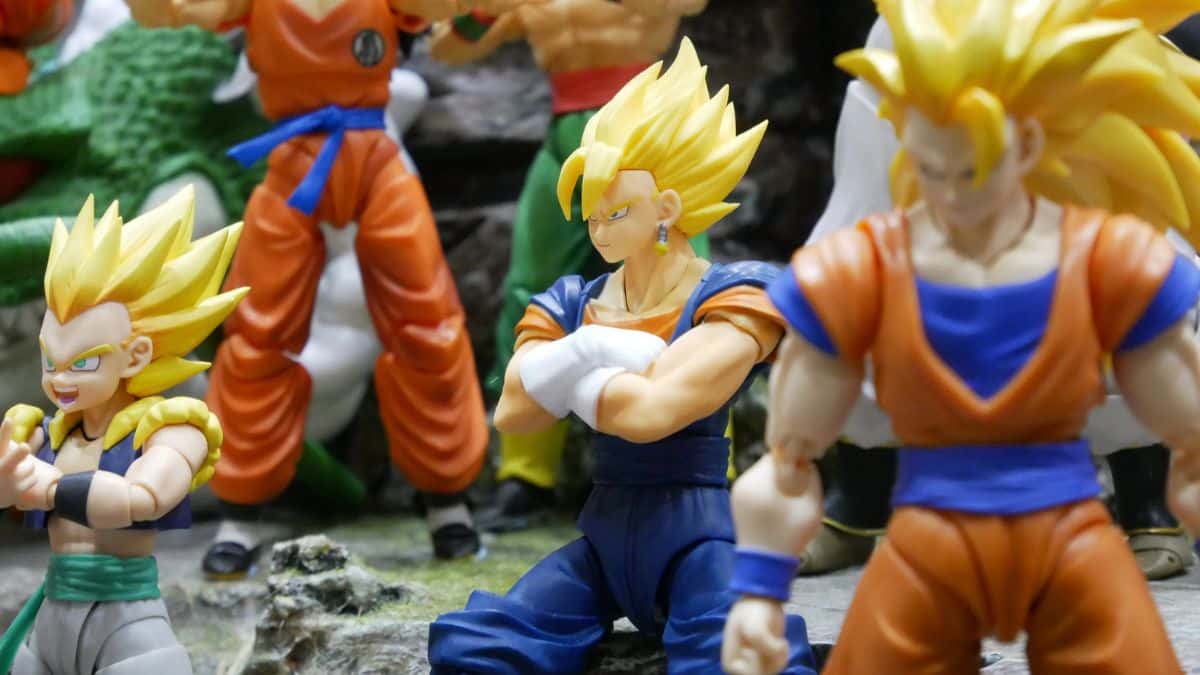 12 Childhood Favorites People Can’t Afford Anymore dragonball toys