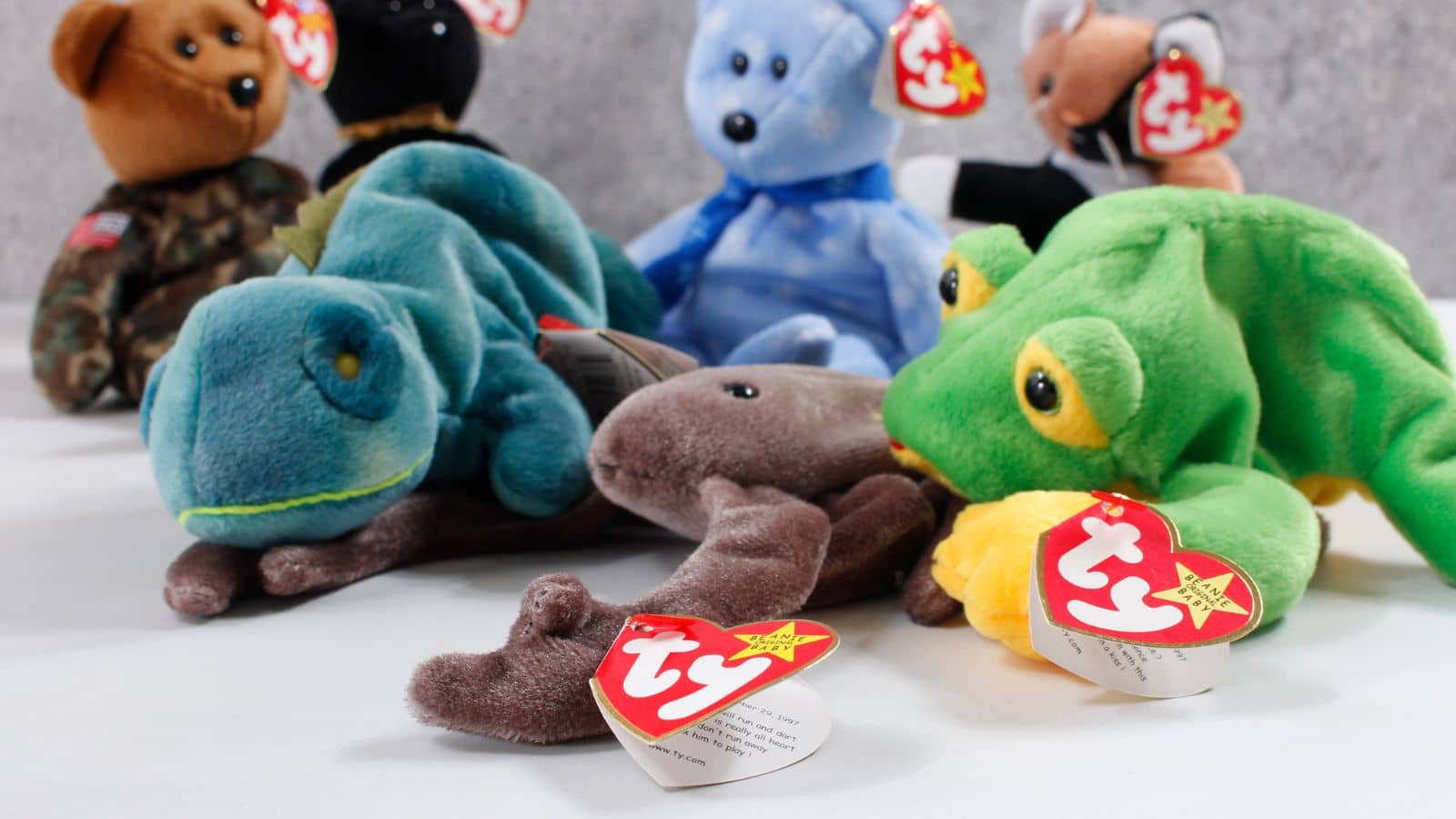 12 Childhood Favorites People Can’t Afford Anymore beanie-babies