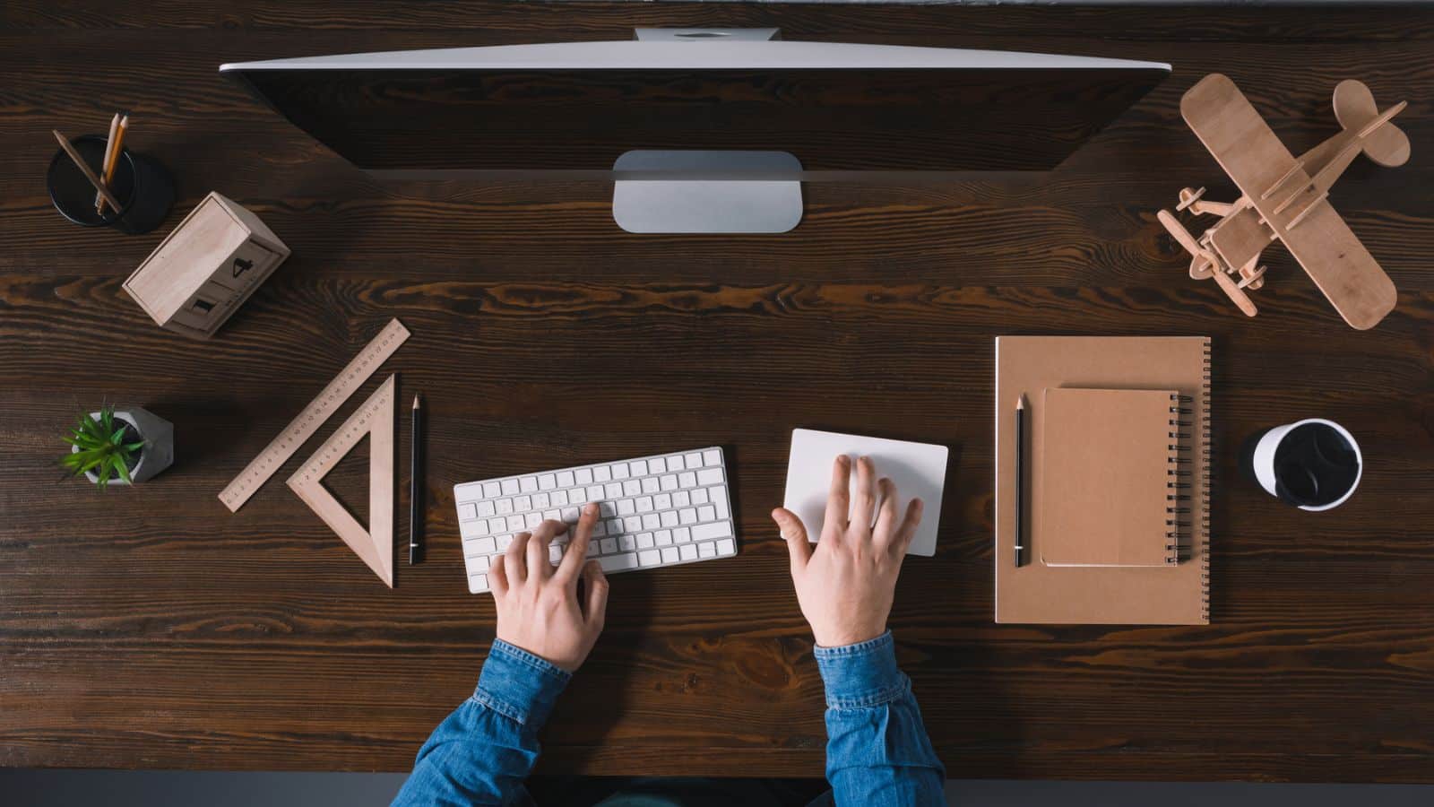 15 Popular Items That Just Aren’t Worth Buying desk-toys-computer-office