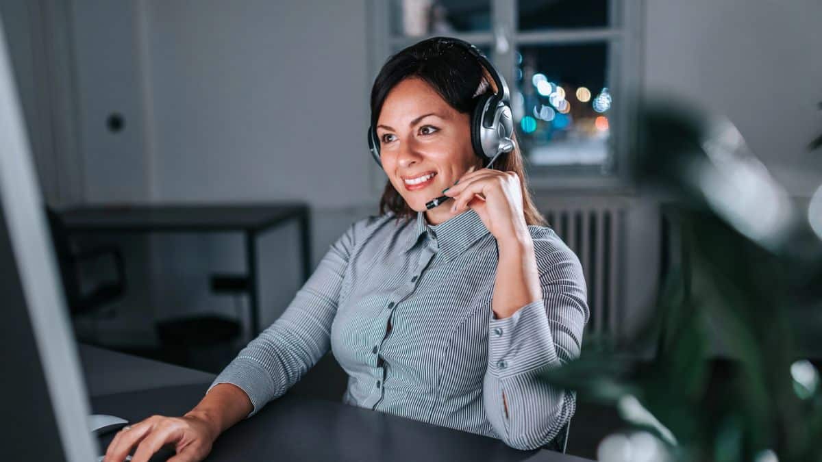 12 Night Jobs Perfect for Your Busy Life woman headset night