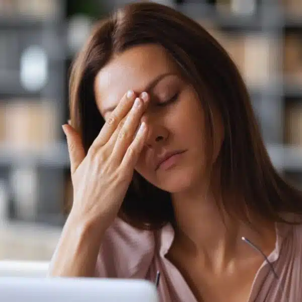 woman laptop stressed