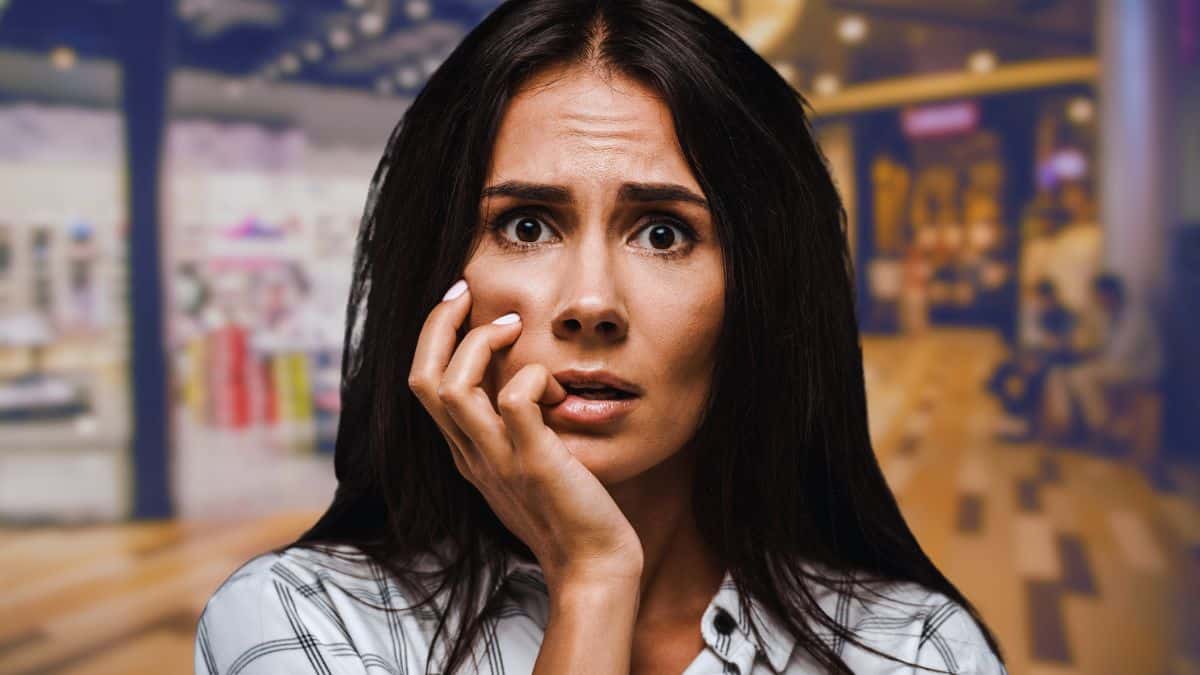 Signs You’re Stuck in a Middle‑Class Mindset woman worried