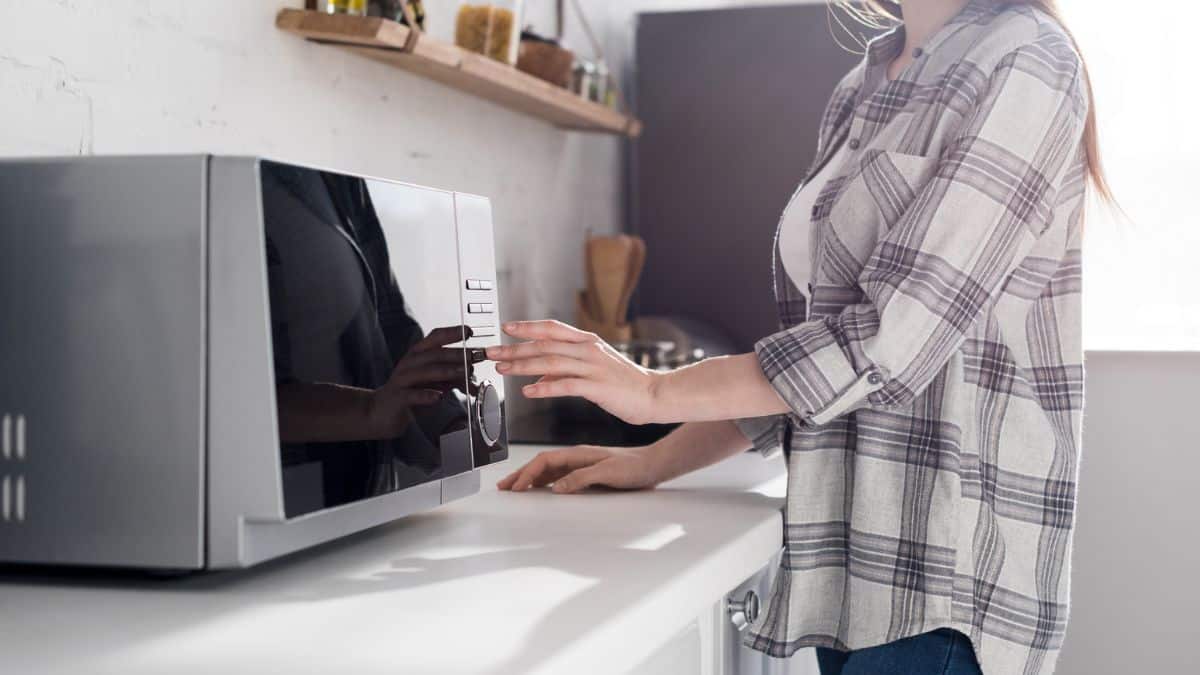 Kitchen Clutter Mistakes Costing You Money microwave