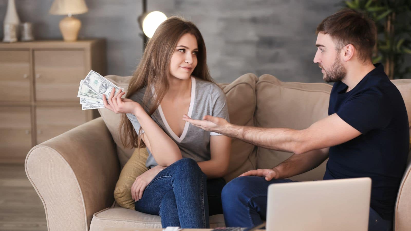 Signs That Can Predict Real Wealth couple-money-date