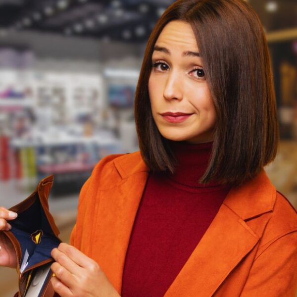 woman shopping empty wallet