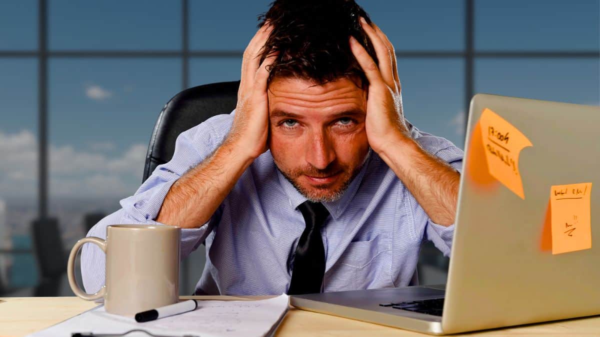 employee stressed man business laptop