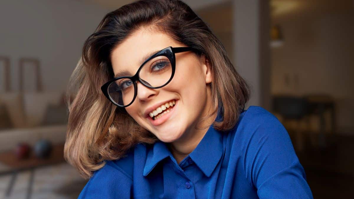 woman glasses business job laptop