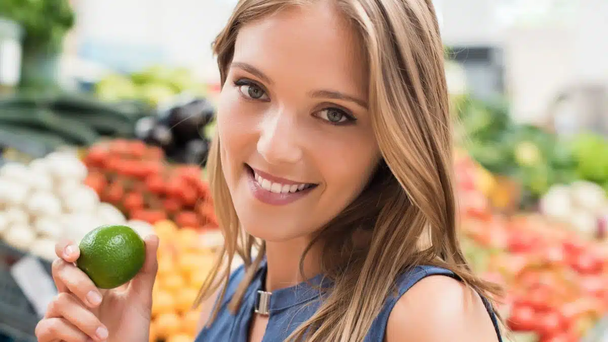 woman grocery shopping