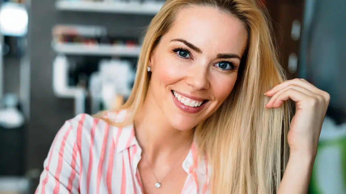 woman smile at work happy