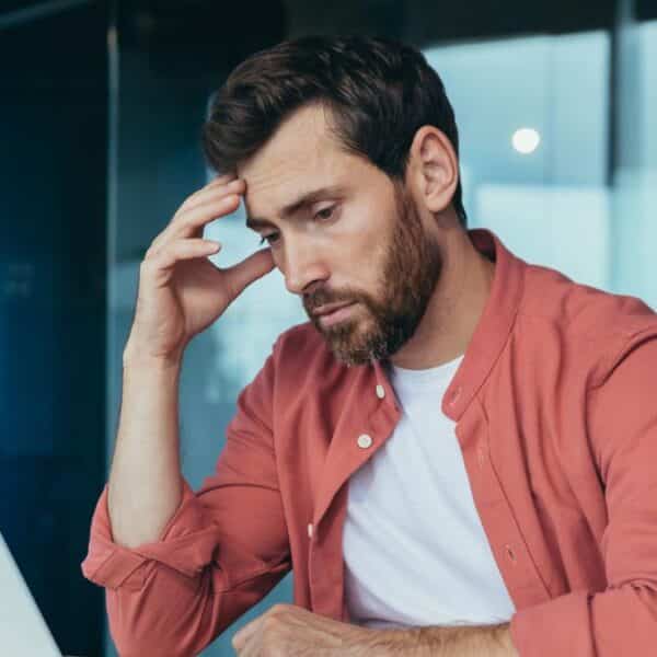 Man losing money in the stock market