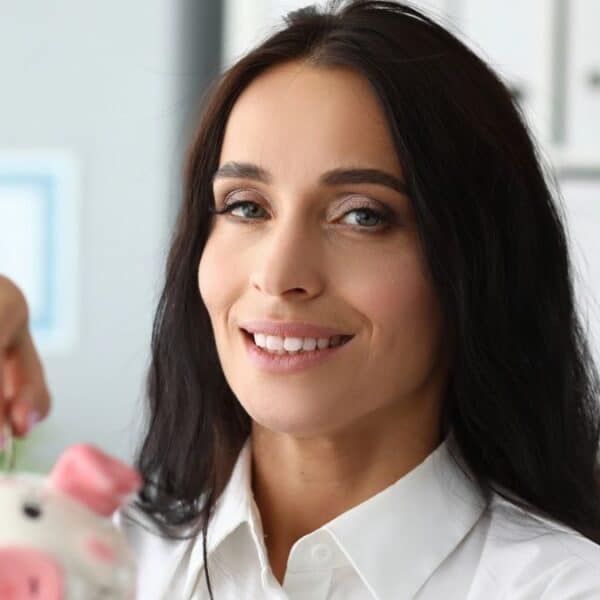 Saving Money vs. Paying Off Debt: How to Choose the Right Path
