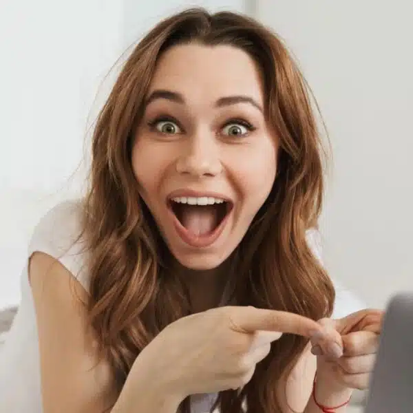 woman online shopping