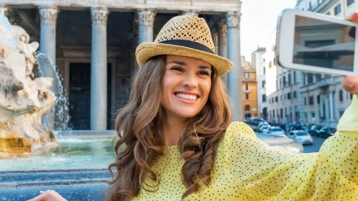 woman taking a selfie (1)