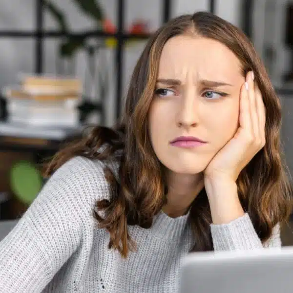 having problems with her laptop