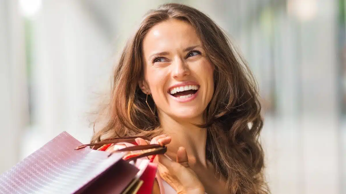 woman holding shopping bags (1)