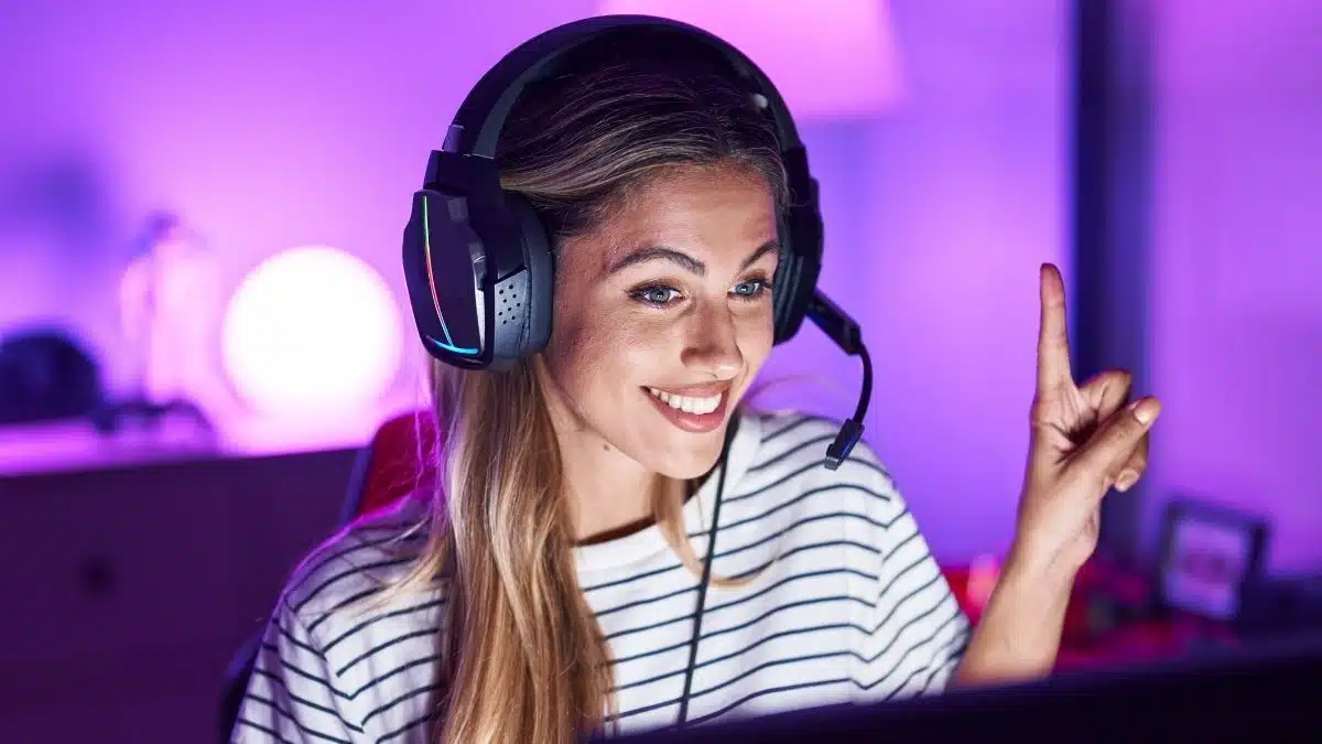 girl gamer streaming