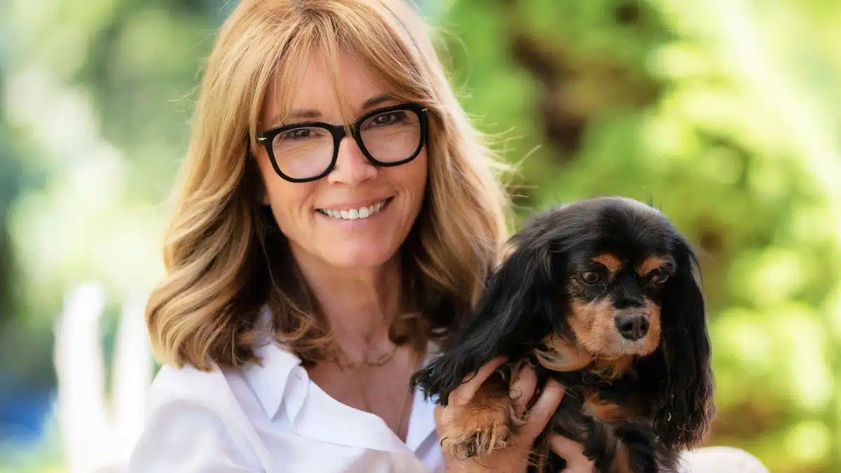 woman glasses and her dog