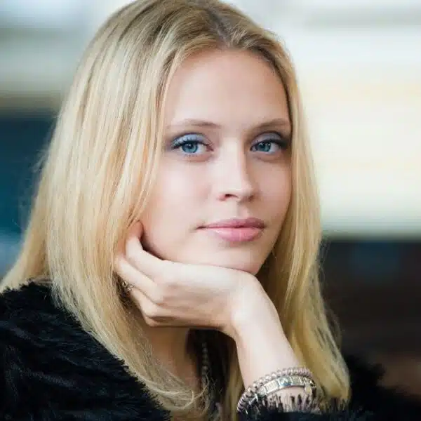 woman outside shopping