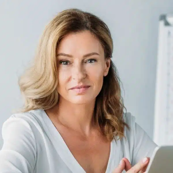 woman working at a desk (1)