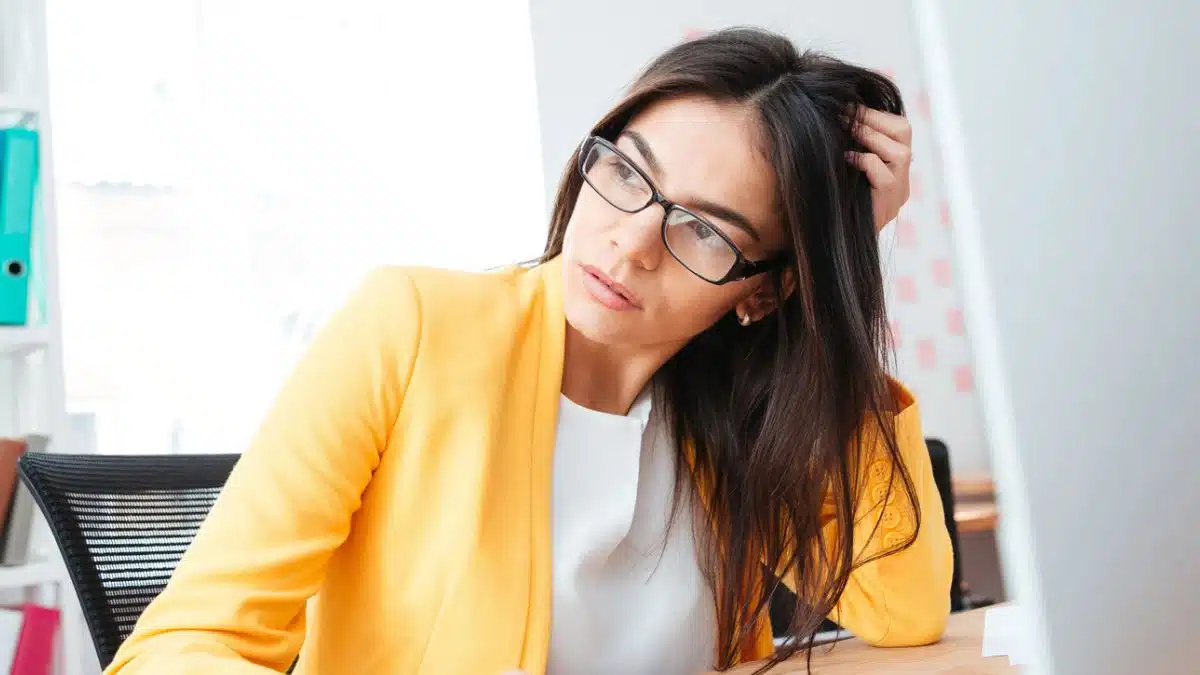 woman working in the office bord at desk