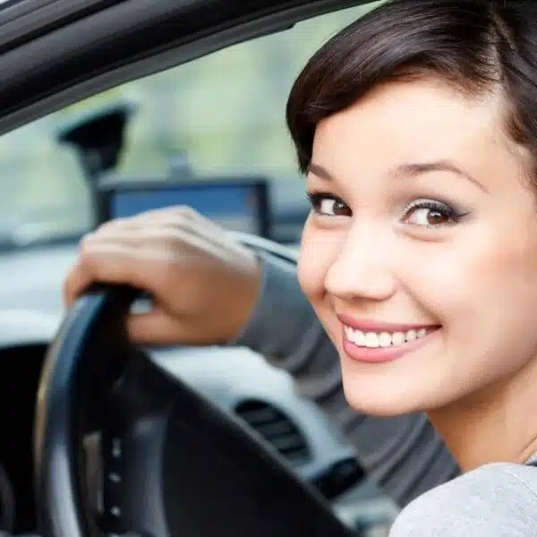 woman working on her laptop at the office (1)