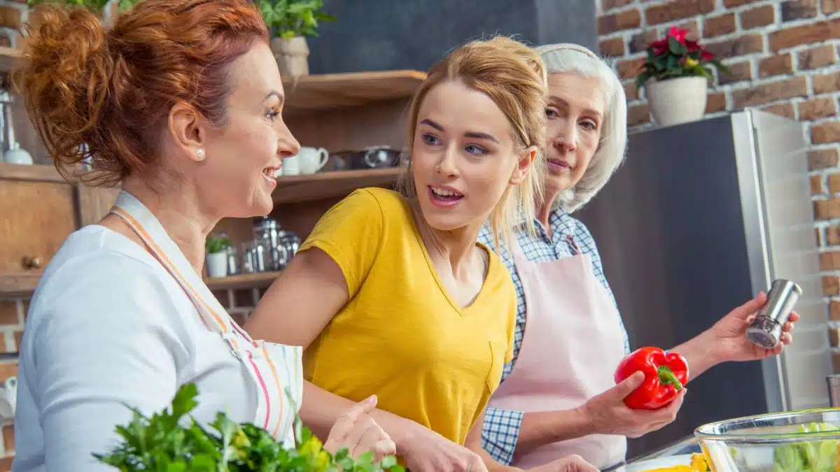 women in the kitchen cooking