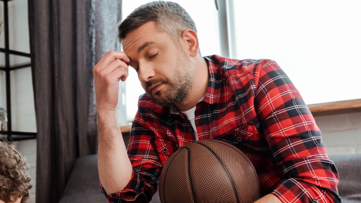 father basketball sad