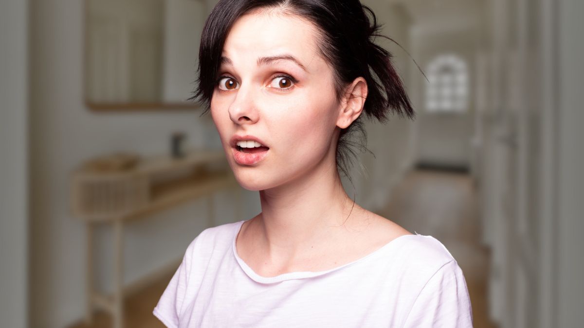woman shocked at home (1)