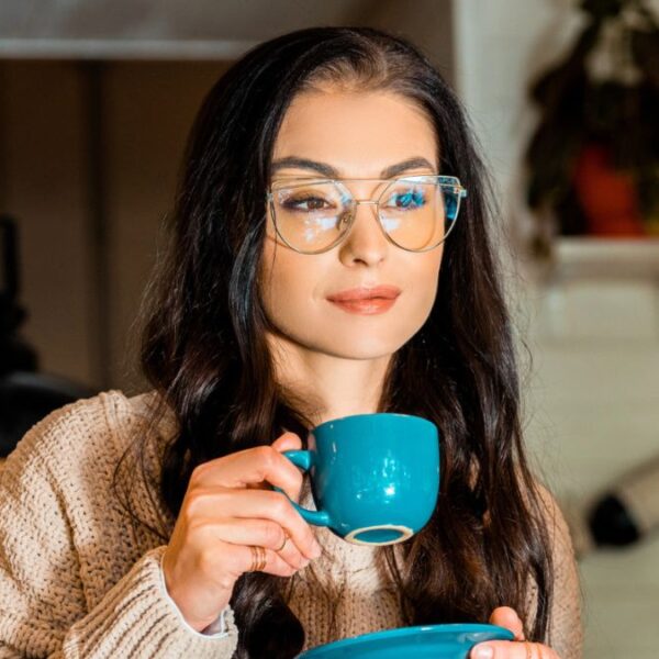 woman drinking coffee (3)