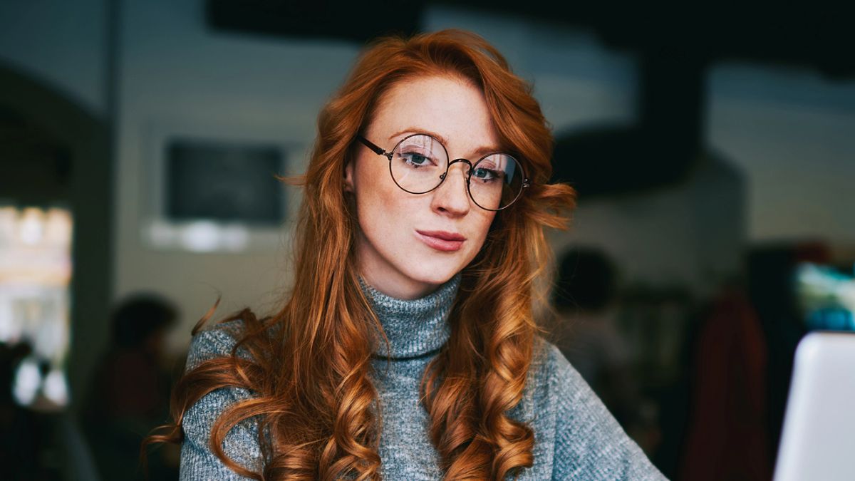 woman laptop red head