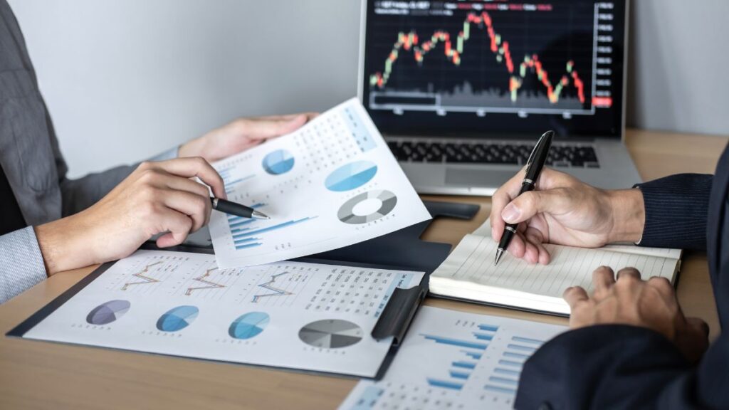Retiring in 10 or 15 Years? What You'd Need to Invest Each Month Investment Strategy
