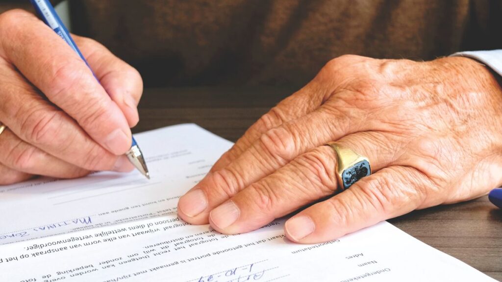 13 Daily Habits Borrowed From Genuinely Happy Retirees Ask for Help
