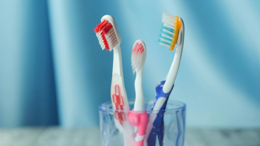 13 Things You Can Ask For on a Flight That Most Travelers Never Do Toothbrush