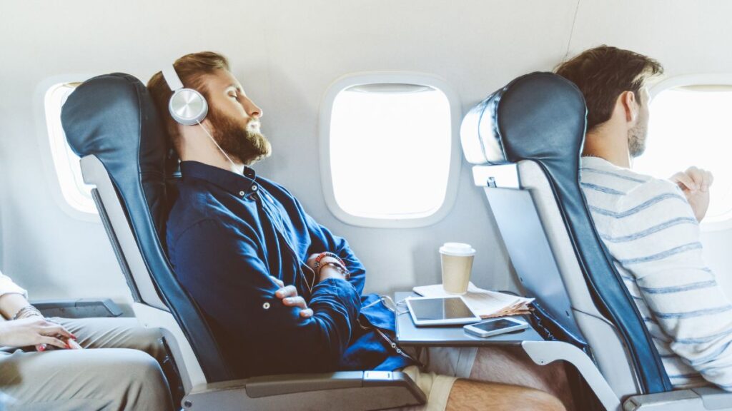 13 Things You Can Ask For on a Flight That Most Travelers Never Do Headphones
