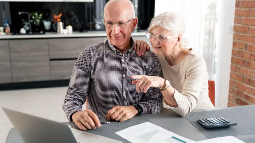 Is Your Retirement Income Above Average? The Monthly Numbers to Compare Against Two Retirees