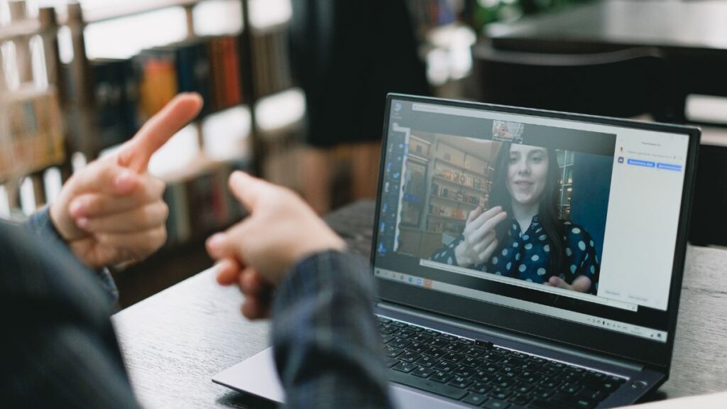 Retirees Are Earning From These 14 Modern Skills — Most Can Be Learned Online Online Tutoring